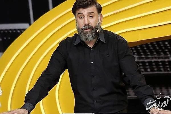 اجرای علی انصاریان در برنامه ورزشگاه علی انصاریان مجری